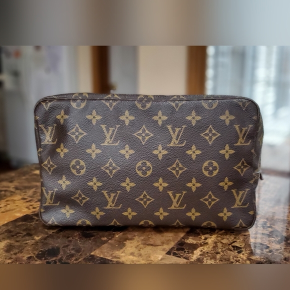 LOUIS VUITTON TROUSSE 28 COSMETIC BAG - Picture 3 of 16